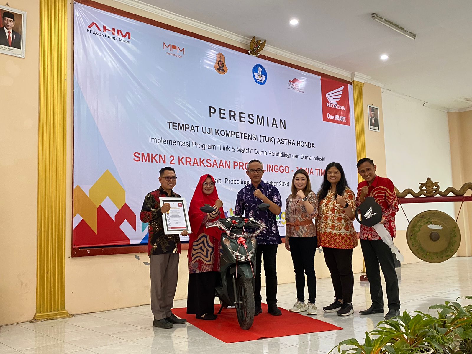 Press Release Meningkatkan Keterampilan Siswa, MPM Honda Jatim Resmikan 2 Tempat Uji Kompetensi (TUK) di Sekolah Binaan. 